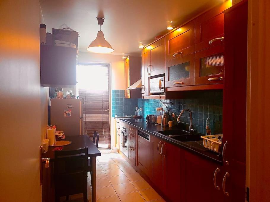 شقة Cozy Haven Near Paris La Defense Grande Arche كوربوفوا المظهر الخارجي الصورة
