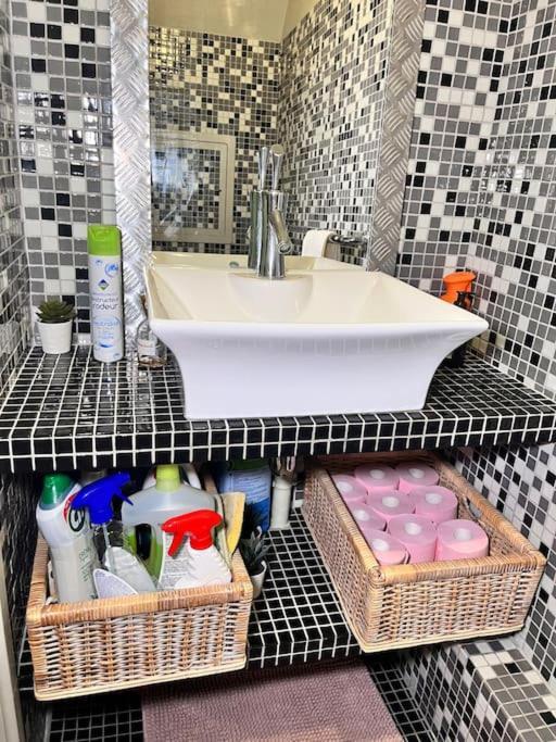 شقة Cozy Haven Near Paris La Defense Grande Arche كوربوفوا المظهر الخارجي الصورة